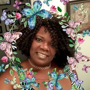 Meet your Posher, Denise